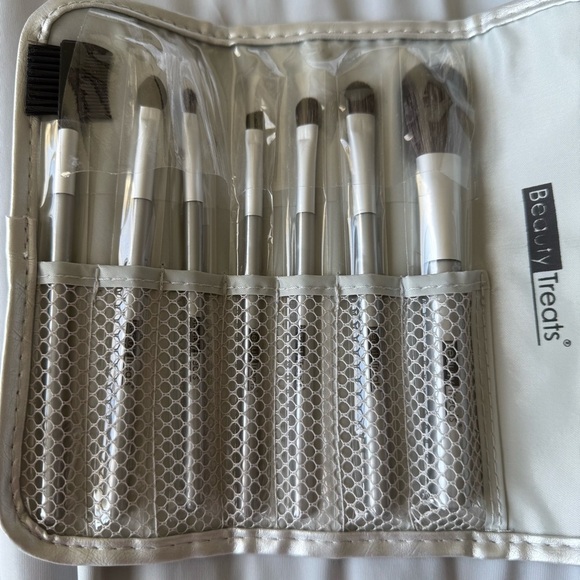 Beauty Treats Makeup Brush Set Purple and Silver Brand New - Picture 2 of 6